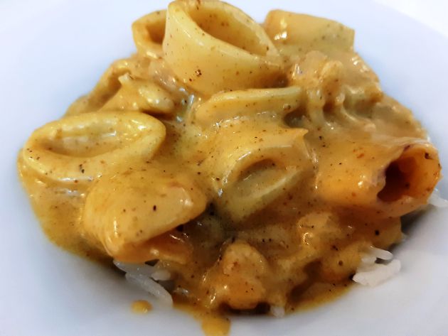 Chipirones al curry con arroz basmati Chipirones al curry con arroz basmati