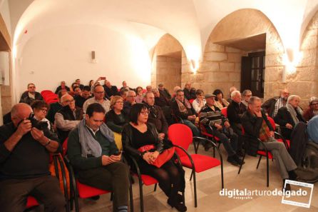 Asistentes a la charla de Alberto Durán Asistentes a la charla de Alberto Durán