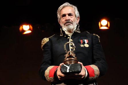 El actor Imanol Arias con el Premio Nacional de Teatro 'Antero Guardia' El actor Imanol Arias con el Premio Nacional de Teatro 'Antero Guardia'