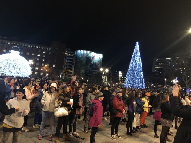 Más de un millar de mujeres entonaron el himno feminista 'Un violador en tu camino' en Bilbao Más de un millar de mujeres entonaron el himno feminista 'Un violador en tu camino' en Bilbao