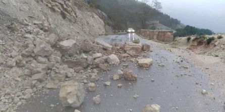 Desprendimiento en la carretera bajo el santuario de la Virgen de la Cabeza de Cazorla Desprendimiento en la carretera bajo el santuario de la Virgen de la Cabeza de Cazorla