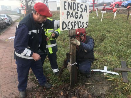 Los trabajadores de Nervión, "una cruz más" en la sangría laboral de Endesa Los trabajadores de Nervión, "una cruz más" en la sangría laboral de Endesa