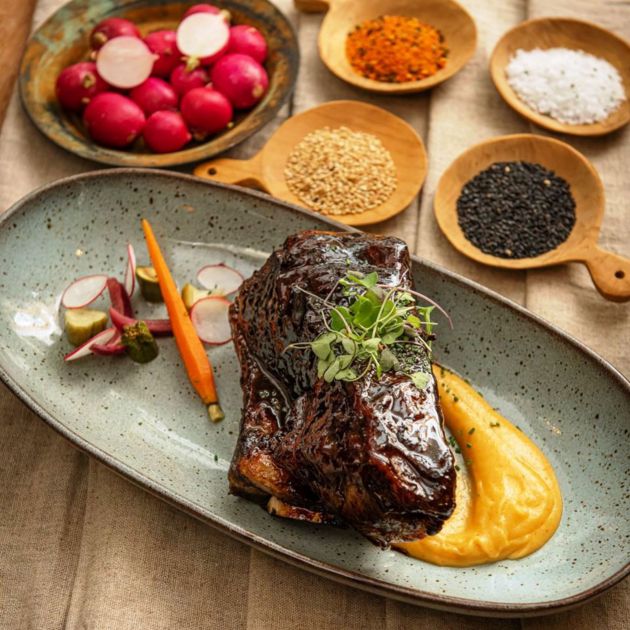 Costilla de ternera de Angus con salsa de pimienta de Szechuan Costilla de ternera de Angus con salsa de pimienta de Szechuan