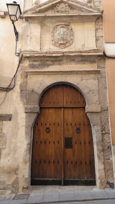 Casa de la Epifanía en la calle de San Pedro. Casa de la Epifanía en la calle de San Pedro.