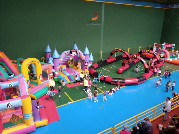 Abre el Naviguad 2020 en Guadalajara. Miles de niños disfrutan con las actividades preparadas por la Diputación Provincial: ¡A jugar! El parque de ocio del Naviguad 2020 ya está abierto Abre el Naviguad 2020 en Guadalajara. Miles de niños disfrutan con las actividades preparadas por la Diputación Provincial: ¡A jugar! El parque de ocio del Naviguad 2020 ya está abierto