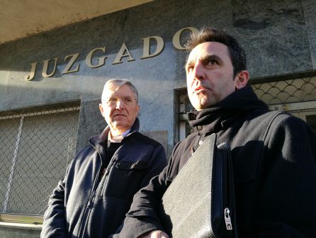 El abogado de IU Alberto López Villa (D) junto al coordinador de la formación José Luis Ordoñez El abogado de IU Alberto López Villa (D) junto al coordinador de la formación José Luis Ordoñez