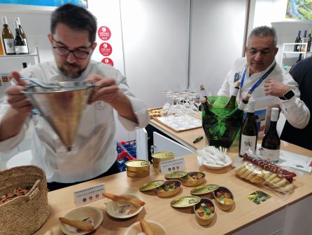 Tapas elaboradas por los chefs del Grupo El Raset. Tapas elaboradas por los chefs del Grupo El Raset.