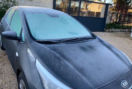 Sorpresa para muchos al encontarse el coche congelado Sorpresa para muchos al encontarse el coche congelado