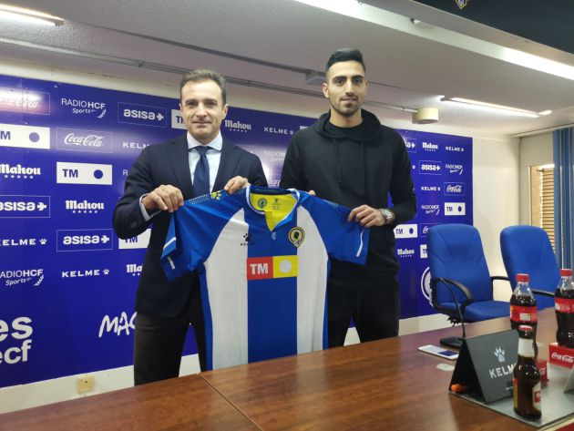 Nikos Vergos y Carlos Parodi en la sala de prensa del Rico Pérez Nikos Vergos y Carlos Parodi en la sala de prensa del Rico Pérez