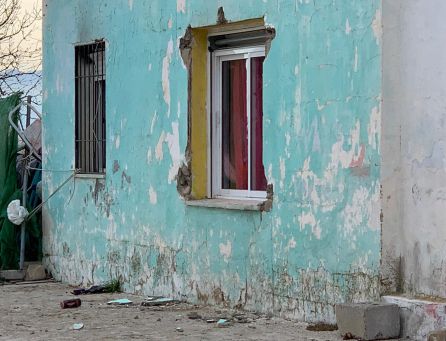 Ventana por la que han rescatado a la mujer tras arrancar la reja Ventana por la que han rescatado a la mujer tras arrancar la reja