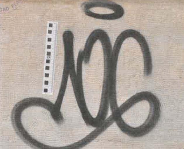 Foto ampliada de la pintada en la fachada de la Diputación de Ciudad Real Foto ampliada de la pintada en la fachada de la Diputación de Ciudad Real