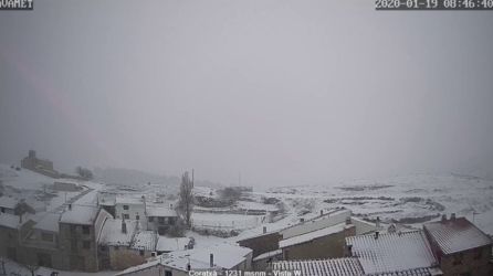 En Coratxà, el pueblo más alto de la Tinença de Benifassà, en el norte de la provincia de Castellón, ya se han despertado esta mañana con una fina capa de nieve En Coratxà, el pueblo más alto de la Tinença de Benifassà, en el norte de la provincia de Castellón, ya se han despertado esta mañana con una fina capa de nieve