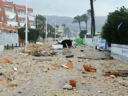 Paseos destrozados, calles inundadas y personas evacuadas en la Marina Alta Paseos destrozados, calles inundadas y personas evacuadas en la Marina Alta