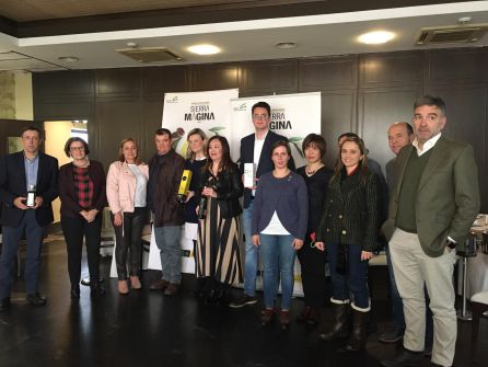 Foto de familia con representantes de los ganadores, jurado y de las administraciones Foto de familia con representantes de los ganadores, jurado y de las administraciones