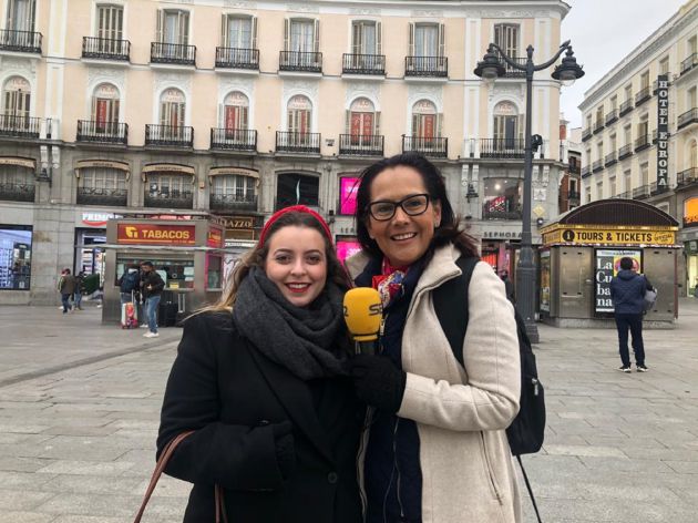 Cristina y Fernanda en la Puerta del Sol Cristina y Fernanda en la Puerta del Sol