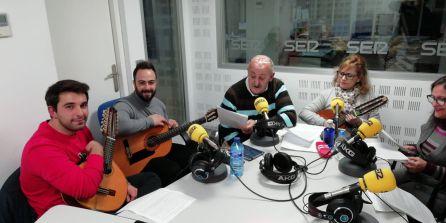 Guitarras, guiones y sonrisas en "Nacido de la tierra" Guitarras, guiones y sonrisas en "Nacido de la tierra"