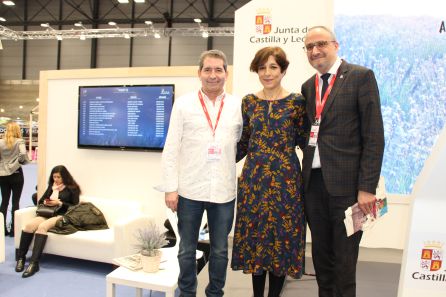De izquierda a derecha, el director del Teatro Bergidum, Miguel Varela, la concejala de Cultura, Concepción de Vega y el alcalde de Ponferrada, Olegario Ramón De izquierda a derecha, el director del Teatro Bergidum, Miguel Varela, la concejala de Cultura, Concepción de Vega y el alcalde de Ponferrada, Olegario Ramón