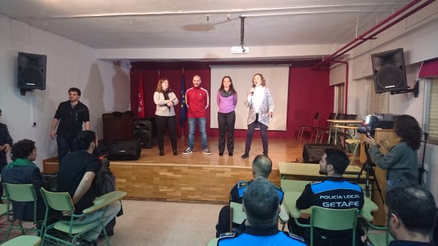 La presentación del videoclip en el IES Menéndez Pelayo de Getafe La presentación del videoclip en el IES Menéndez Pelayo de Getafe