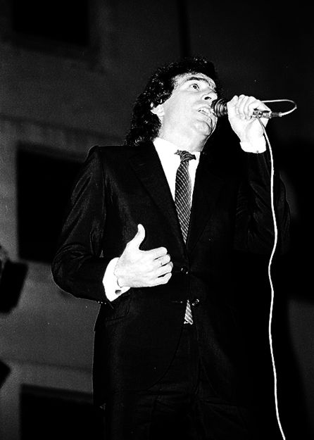 Concierto de José Luis Perales en la Plaza Mayor en 1983. Concierto de José Luis Perales en la Plaza Mayor en 1983.