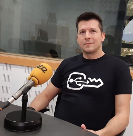 Enrique Cuesta, en los estudios de 'Hoy por Hoy Madrid Sur' Enrique Cuesta, en los estudios de 'Hoy por Hoy Madrid Sur'
