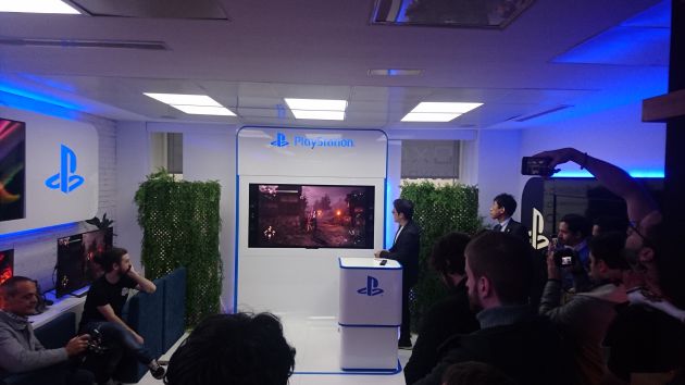 Yosuke Hayachi (Team Ninja), mostrando la nueva demo de Nioh 2 Yosuke Hayachi (Team Ninja), mostrando la nueva demo de Nioh 2