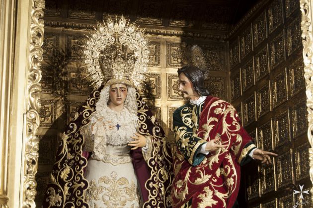 María Santísima de la Amargura y san Juan Evangelsita en el altar de la Capilla Sacramental de San Juan de la Palma María Santísima de la Amargura y san Juan Evangelsita en el altar de la Capilla Sacramental de San Juan de la Palma