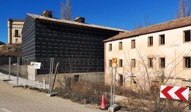 El balneario, cerrado en 1978, está en obras para reabrirlo. El balneario, cerrado en 1978, está en obras para reabrirlo.