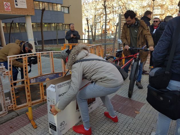 Vecinos desalojando en enero de 2018 Vecinos desalojando en enero de 2018