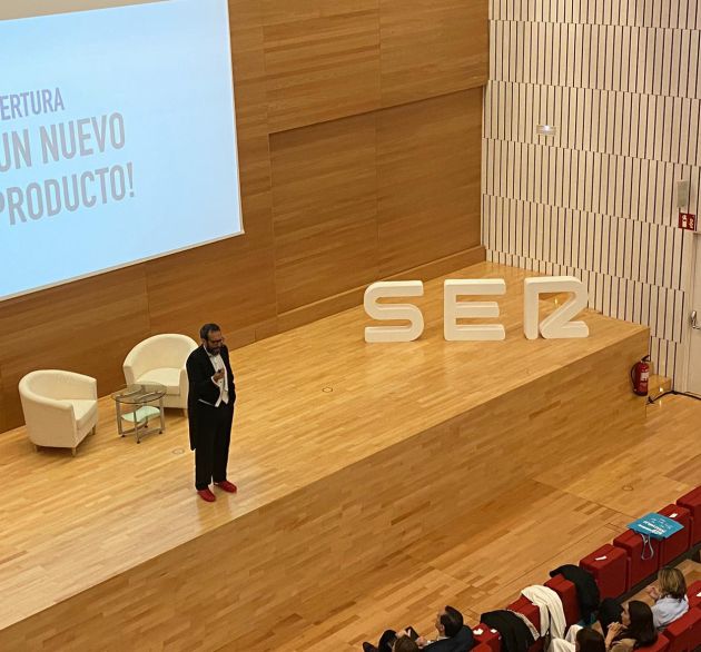 El tenor José Manuel Zapata interverviene en el Branding Day organizado por Radio Córdoba Cadena SER en el Palacio de Congresos de Córdoba El tenor José Manuel Zapata interverviene en el Branding Day organizado por Radio Córdoba Cadena SER en el Palacio de Congresos de Córdoba