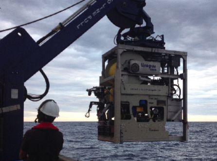 La sonda de l'Institut Espanyol d'Oceanografia utilitzada en les primeres observacions La sonda de l'Institut Espanyol d'Oceanografia utilitzada en les primeres observacions