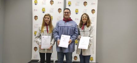 El presidente de la JLF, Juan Salvador Pérez, con las Falleras Mayores Safir Malonda y Martina Gimeno. El presidente de la JLF, Juan Salvador Pérez, con las Falleras Mayores Safir Malonda y Martina Gimeno.