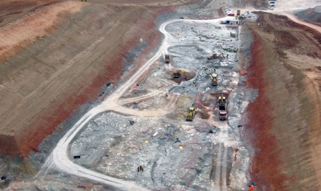 Yacimiento de Lo Hueco en Fuentes, (Cuenca), durante su excavación en 2007. Yacimiento de Lo Hueco en Fuentes, (Cuenca), durante su excavación en 2007.