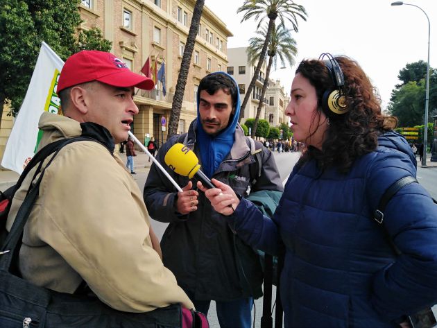 Jornaleros de Torre Pacheco piden un salario digno por su trabajo Jornaleros de Torre Pacheco piden un salario digno por su trabajo