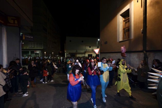 Los carnavaleros, entrando en la Plaza Los carnavaleros, entrando en la Plaza