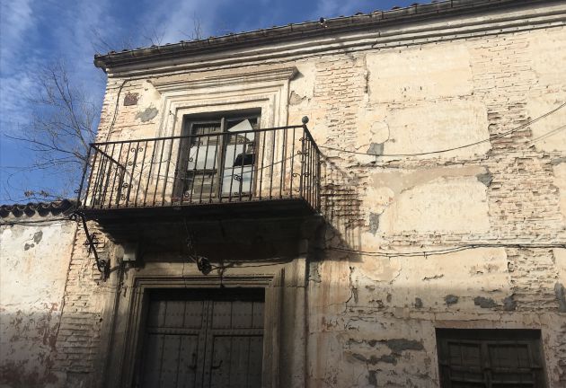Imagen de la entrada principal de la Casa de los Vasco en la ciudad del vino Imagen de la entrada principal de la Casa de los Vasco en la ciudad del vino