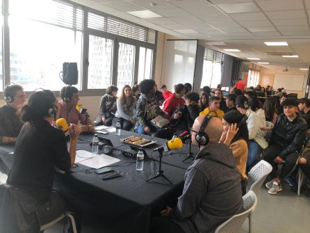 Azul Tejerina con los alumnos de Peñascal Kooperatiba Azul Tejerina con los alumnos de Peñascal Kooperatiba