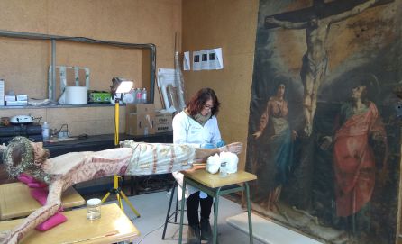 Trabajos de restauración de una pieza escultórica Trabajos de restauración de una pieza escultórica