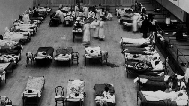 El auditorio municipal de Oakland (EE UU) se usó como hospital temporal para los afectados por la pandemia de 1918. El auditorio municipal de Oakland (EE UU) se usó como hospital temporal para los afectados por la pandemia de 1918.