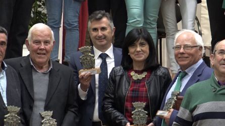 El alcalde de Chillúevar, José Luis Agea junto a la vicepresienta primera de la Diputación, Francisca Medina El alcalde de Chillúevar, José Luis Agea junto a la vicepresienta primera de la Diputación, Francisca Medina