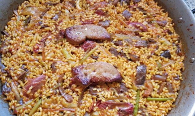 Arròs d'ànec, foie, bolets i alls tendres Arròs d'ànec, foie, bolets i alls tendres
