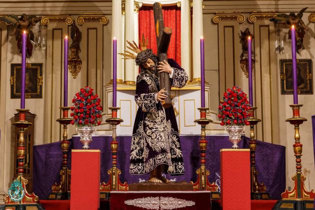 La imagen de Nuestro Padre Jesús del Gran Poder, de la hermandad de La Esperanza, de Granada, en veneración este 10 de marzo en la iglesia de Santa Ana. Se ha suprimido el tradicional beso a la imagen como prevención sanitaria La imagen de Nuestro Padre Jesús del Gran Poder, de la hermandad de La Esperanza, de Granada, en veneración este 10 de marzo en la iglesia de Santa Ana. Se ha suprimido el tradicional beso a la imagen como prevención sanitaria