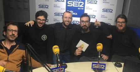 La banda de rock tiene nuevos temas. Todos buenos La banda de rock tiene nuevos temas. Todos buenos