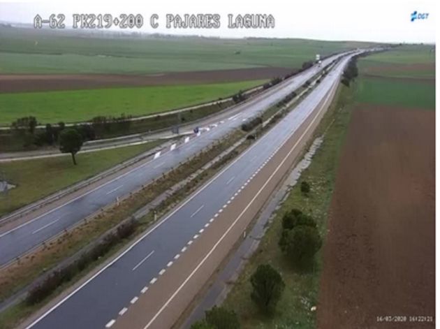 La A-62, a su paso por Pajares de la Laguna. La A-62, a su paso por Pajares de la Laguna.