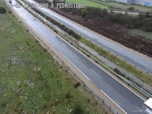 La autovía A-62 a su paso por Pedrosillo el Ralo. La autovía A-62 a su paso por Pedrosillo el Ralo.