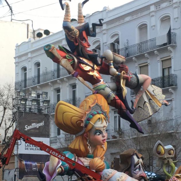 La falla de Reino de Valencia antes de quemarse este lunes de madrugada La falla de Reino de Valencia antes de quemarse este lunes de madrugada