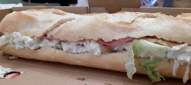 Bocata de ensalada de pollo de Salsa Chips Bocata de ensalada de pollo de Salsa Chips