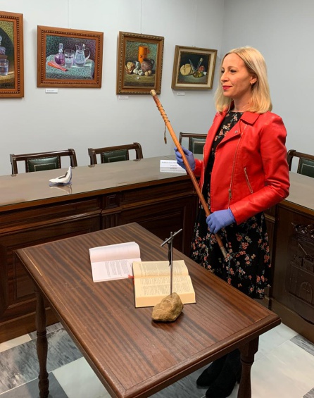 Al menos una foto sin mascarilla y manteniendo distancias, la imagen como nueva alcaldesa de Santisteban del Puerto Al menos una foto sin mascarilla y manteniendo distancias, la imagen como nueva alcaldesa de Santisteban del Puerto