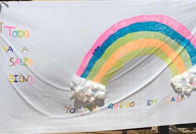 Uno de los carteles colgados por niños y niñas de Benamaurel (Granada) en sus balcones para insuflar esperanza ante el avance del coronavirus Uno de los carteles colgados por niños y niñas de Benamaurel (Granada) en sus balcones para insuflar esperanza ante el avance del coronavirus