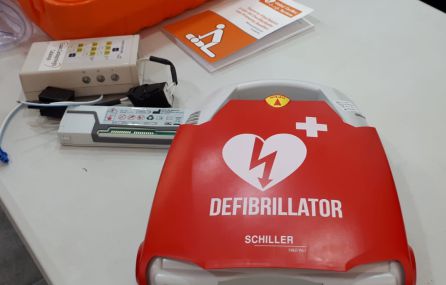 Desfibrilador especial para barcos Desfibrilador especial para barcos