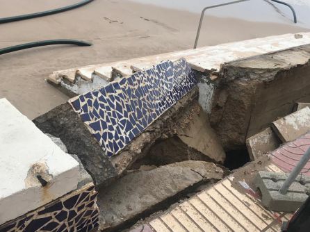 El fuerte oleaje destroza el paseo marítimo de El Perelló El fuerte oleaje destroza el paseo marítimo de El Perelló